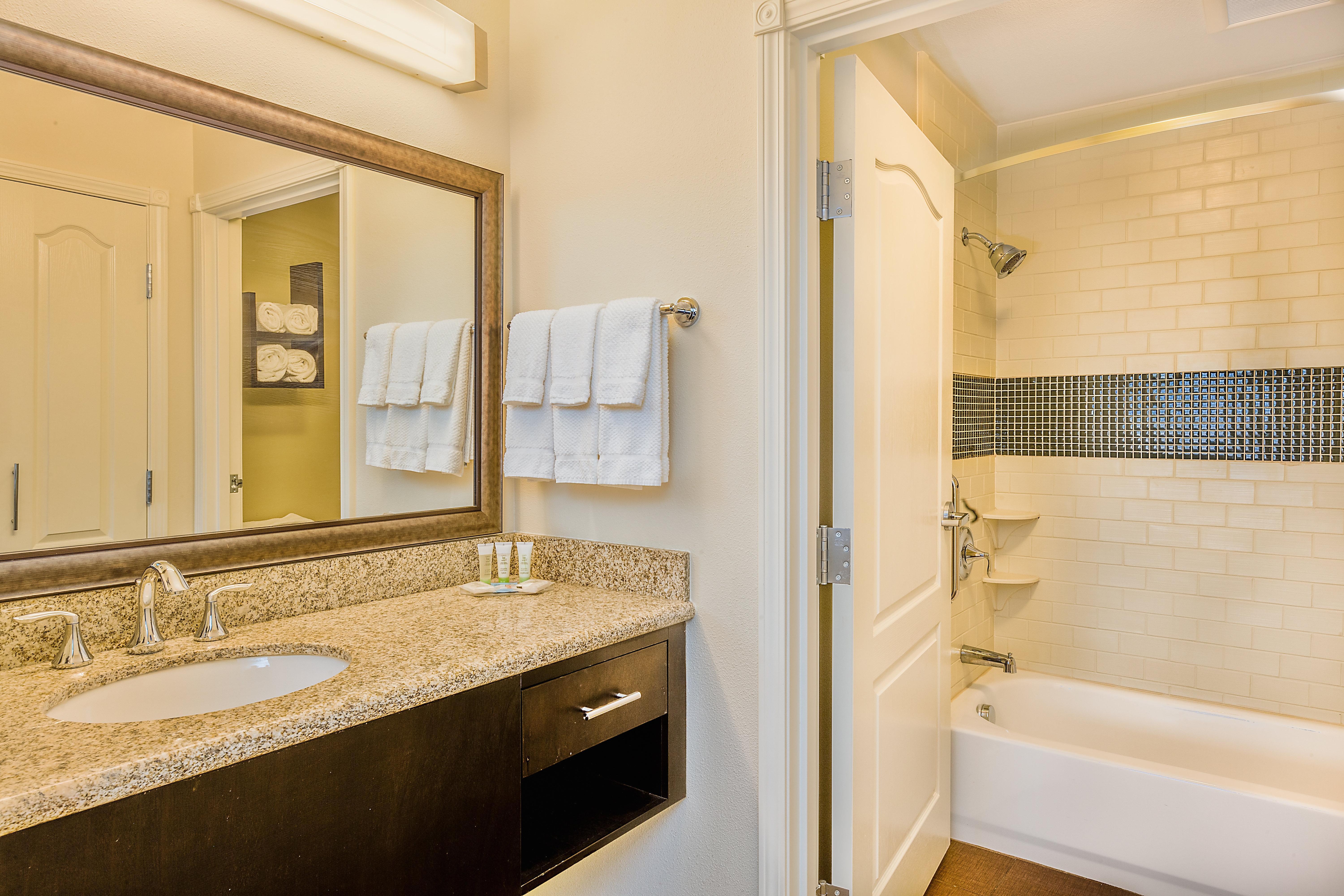 Staybridge Suites Bismarck By Ihg Bagian luar foto