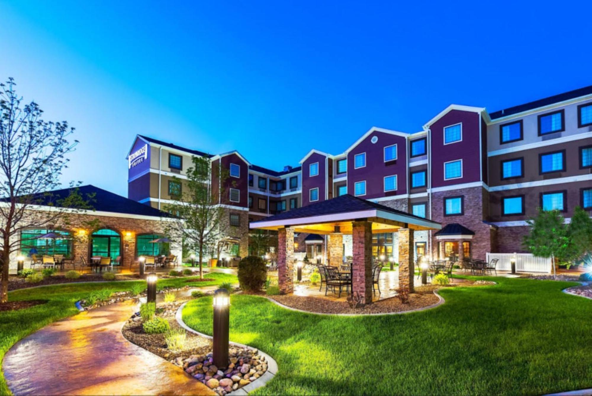 Staybridge Suites Bismarck By Ihg Bagian luar foto