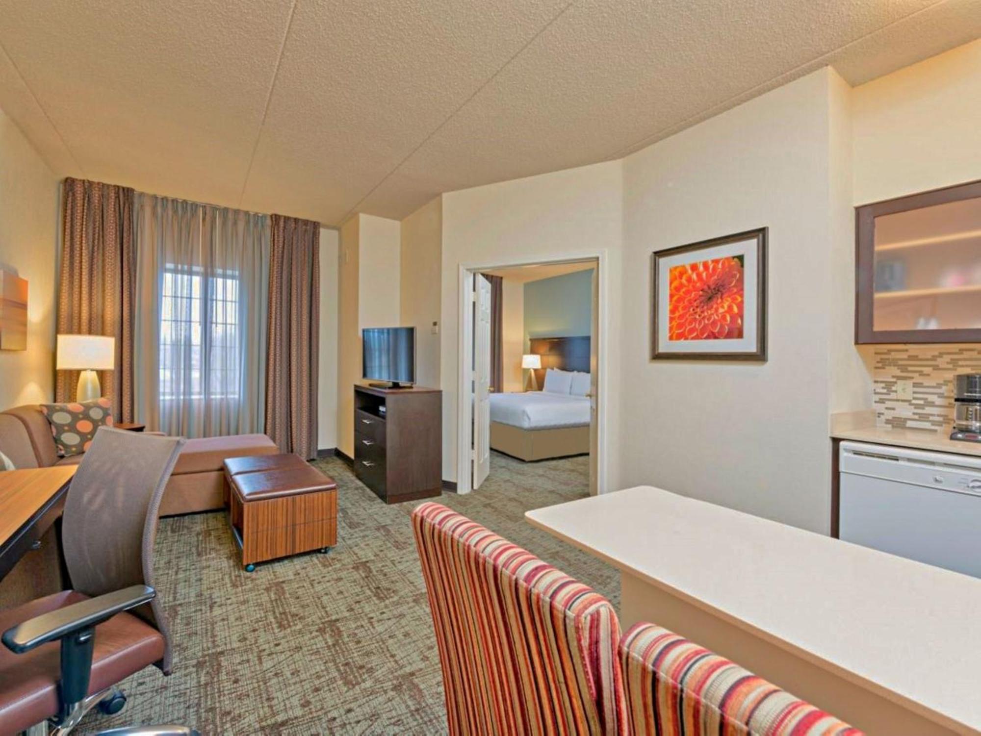 Staybridge Suites Bismarck By Ihg Bagian luar foto