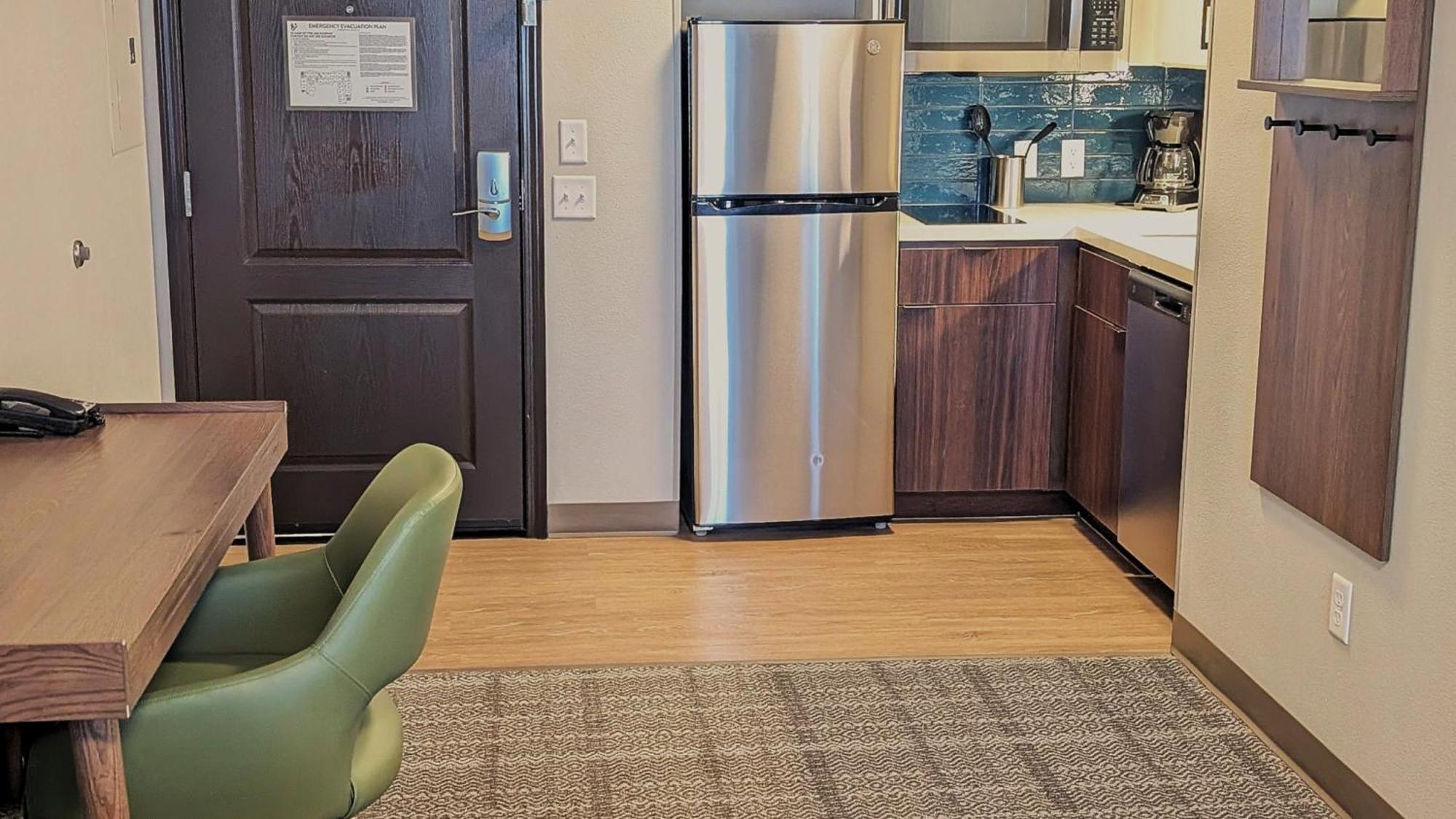 Staybridge Suites Bismarck By Ihg Bagian luar foto