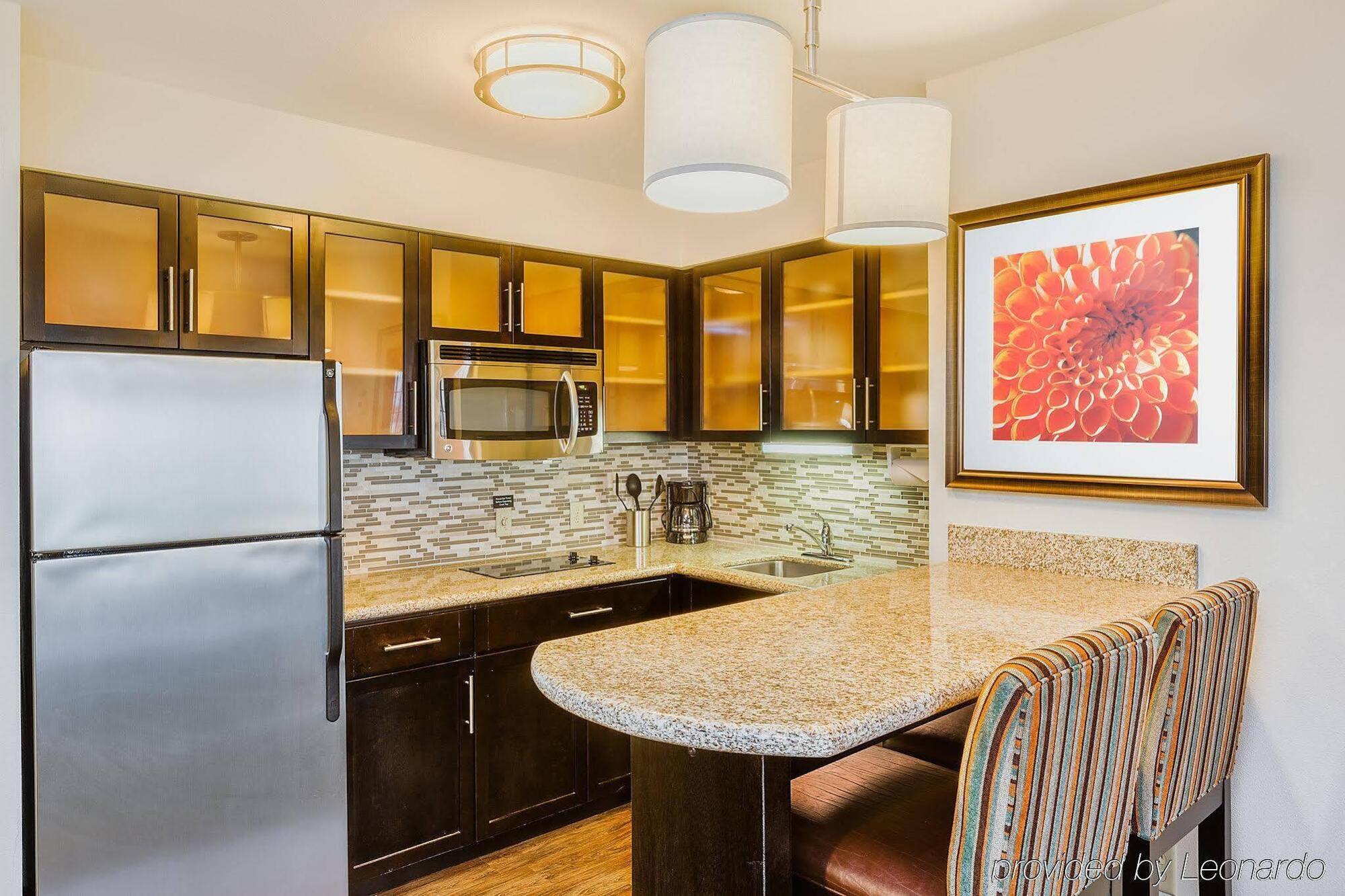 Staybridge Suites Bismarck By Ihg Bagian luar foto
